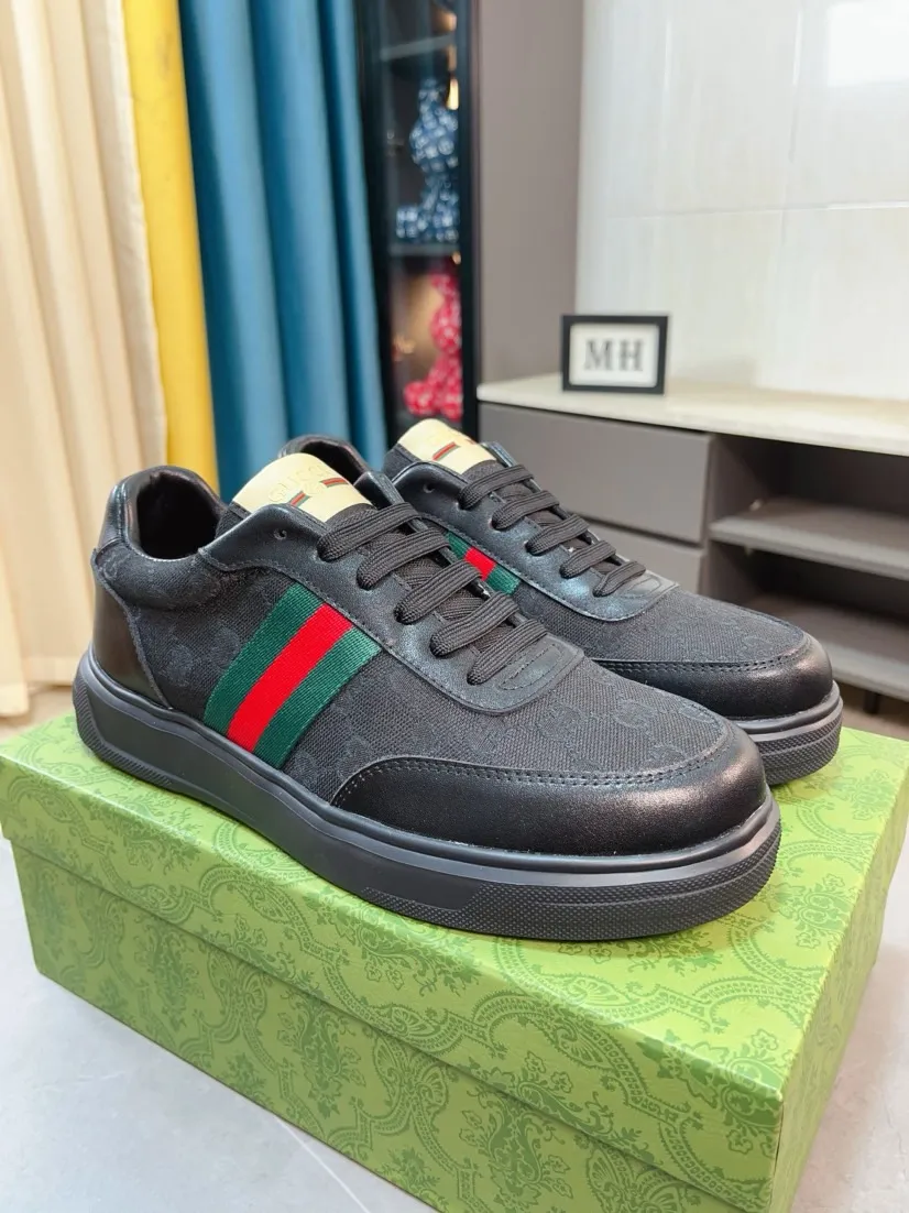 Men's shoes 💰400🌹🌹GUCCI [Gucci] New high-end brand of men's shoes, the latest fashionable casual men's shoes, trendy and versatile style, relaxed and sporty style, uppers imported from Italy, first-layer cowhide, genuine leather lining and ultra-fine workmanship. Original personalized fashionable rubber wear-resistant outsole, light and comfortable on the foot, size 38-44